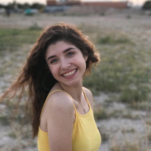 Meet your Posher, Katherine - Picture 1 of 1